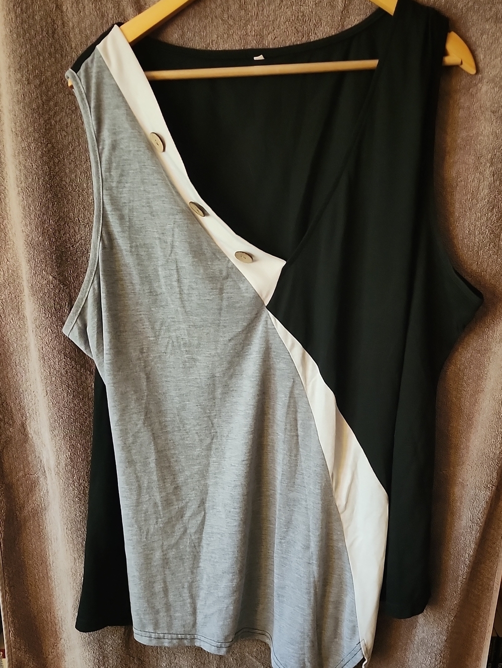 Colorblock Sleeveless V-Neck Tank with Button Detail